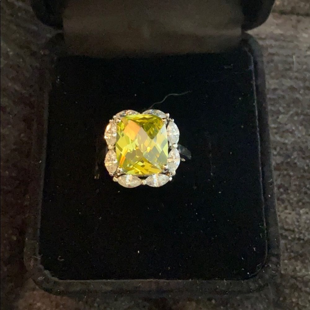 Peridot ring size 6